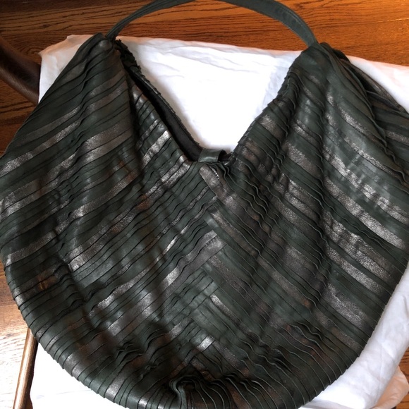 Elie Tahari leather handbag - Picture 1 of 3